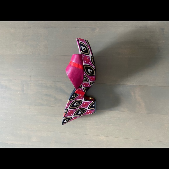 Slip-on Shoes - Picture 5 of 8